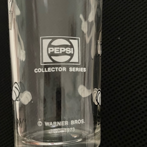 Bugs Bunny Vintage Glass - Picture 2 of 2